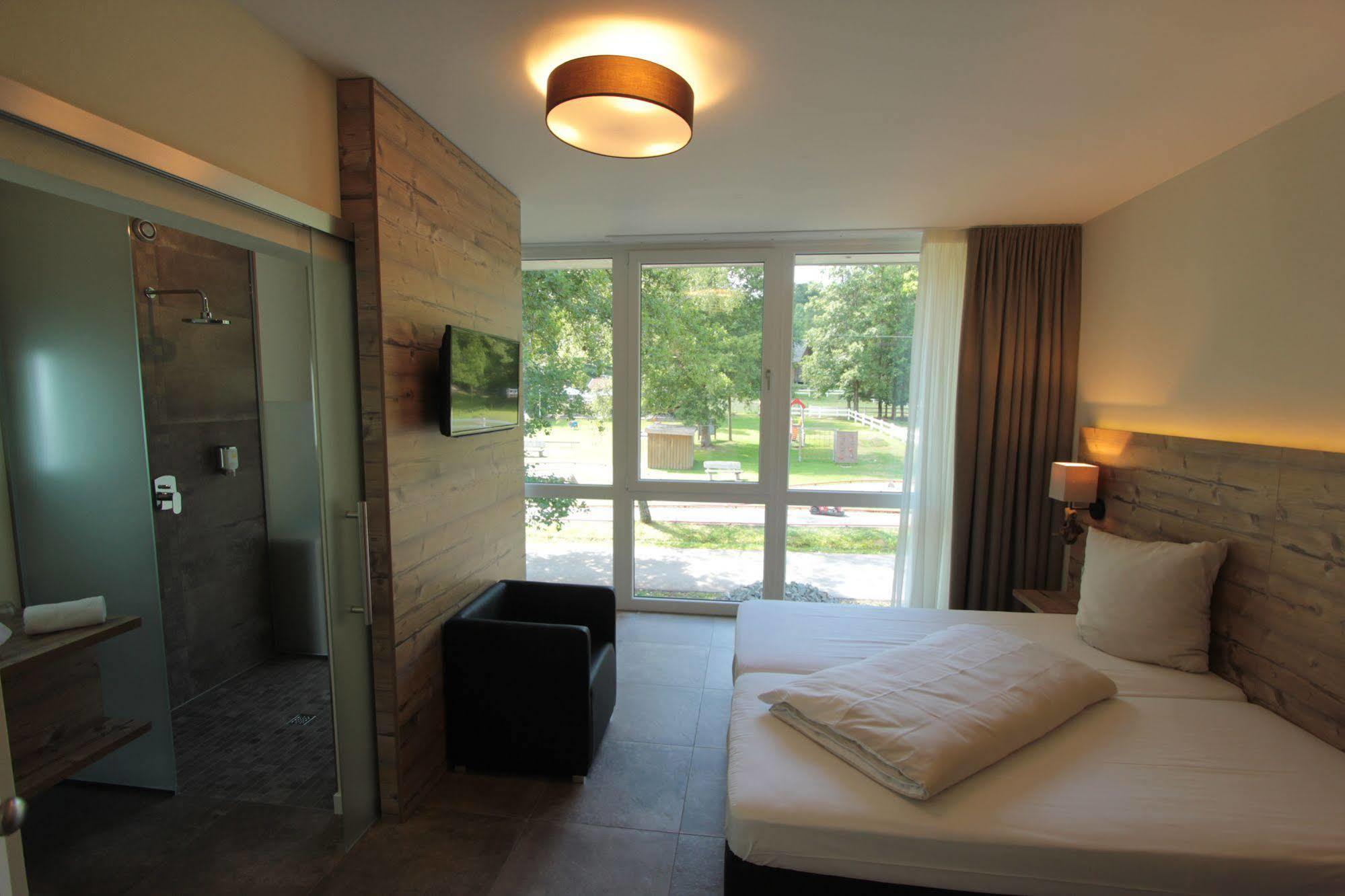 Landhotel Weihermuehle Thaleischweiler-Froschen Esterno foto